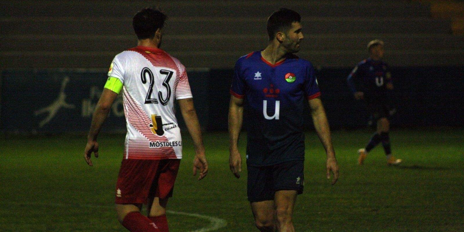 La victoria del CD Móstoles URJC en el derby de El Soto le deja a un  triunfo de coger plaza en el grupo de ascenso directo a Segunda División  RFEF - Real